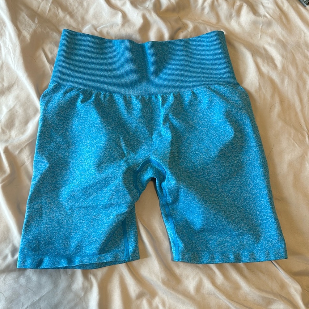 NVGTN Blue Seamless Booty Scrunch Shorts Size Medium